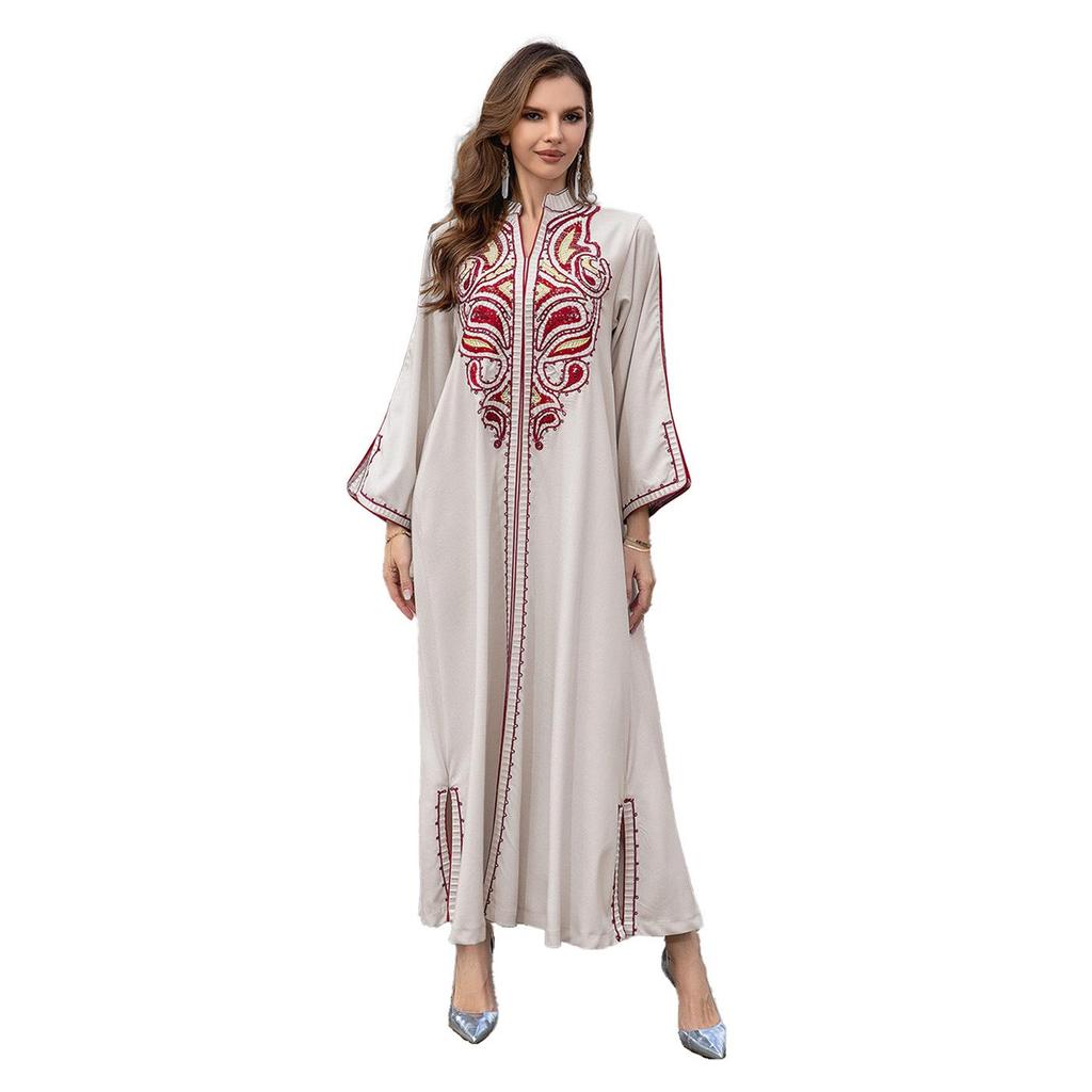 Women's Middle Eastern Abaya: Elegant Long Robe with Stylish Detailing, Perfect for Dubai and Turkey Fashion.