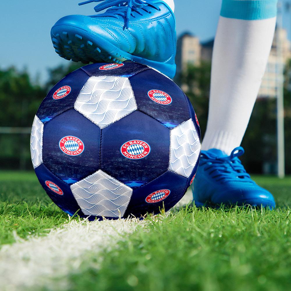 1 Stück FC Bayern München Fußballverein Fußball Fußball Größe 5 Hallenfußball Mode Bunt Hinterhofspiel - Großartig für Sportfans Geschenk