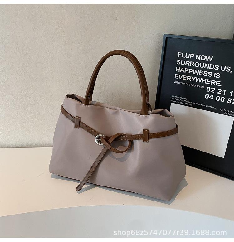 2025 New Matte Retro Texture Tote Bag Large Capacity Commuter Tote Bag Trendy Versatile Underarm Shoulder Bag