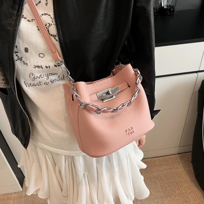 Fashion versatile high-end shoulder bag women's new niche bucket bag commuter messenger bag