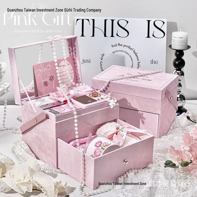 Elegant Bridesmaid Souvenir: Luxurious & Practical Gift Box for Your Best Friend - Perfect for Nurse's Day or As a Thank You Women's Gift.