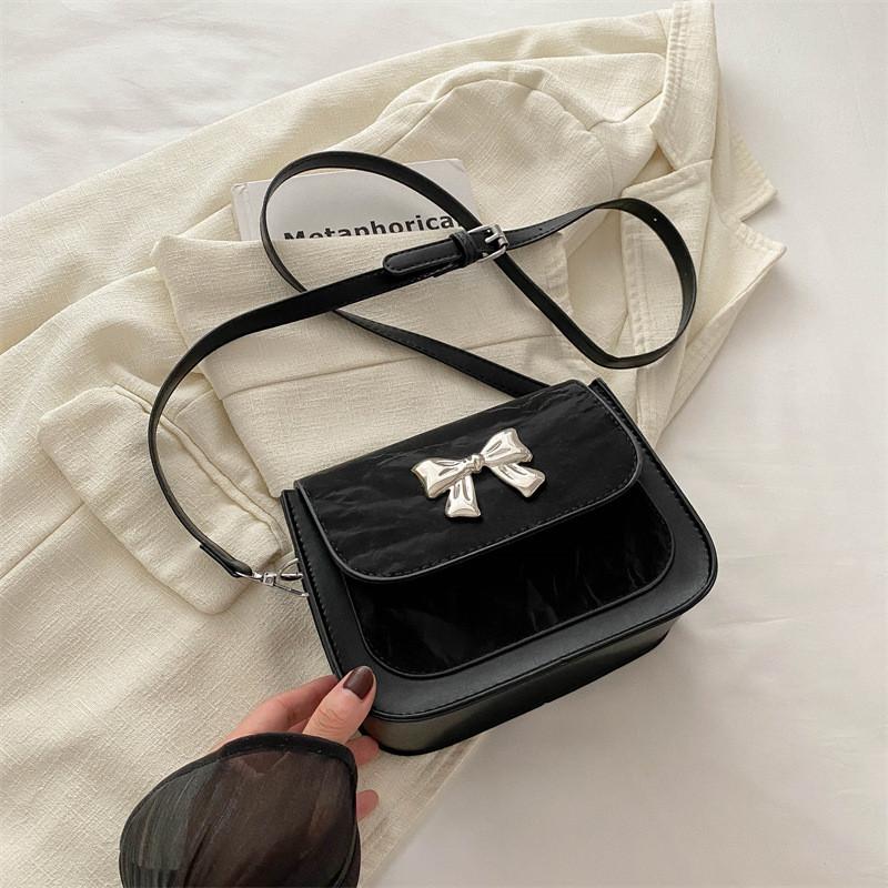 Stylish Summer Small Shoulder Bag For Women With Bow Design And Trendy Fashion Elements In Black Silver And White