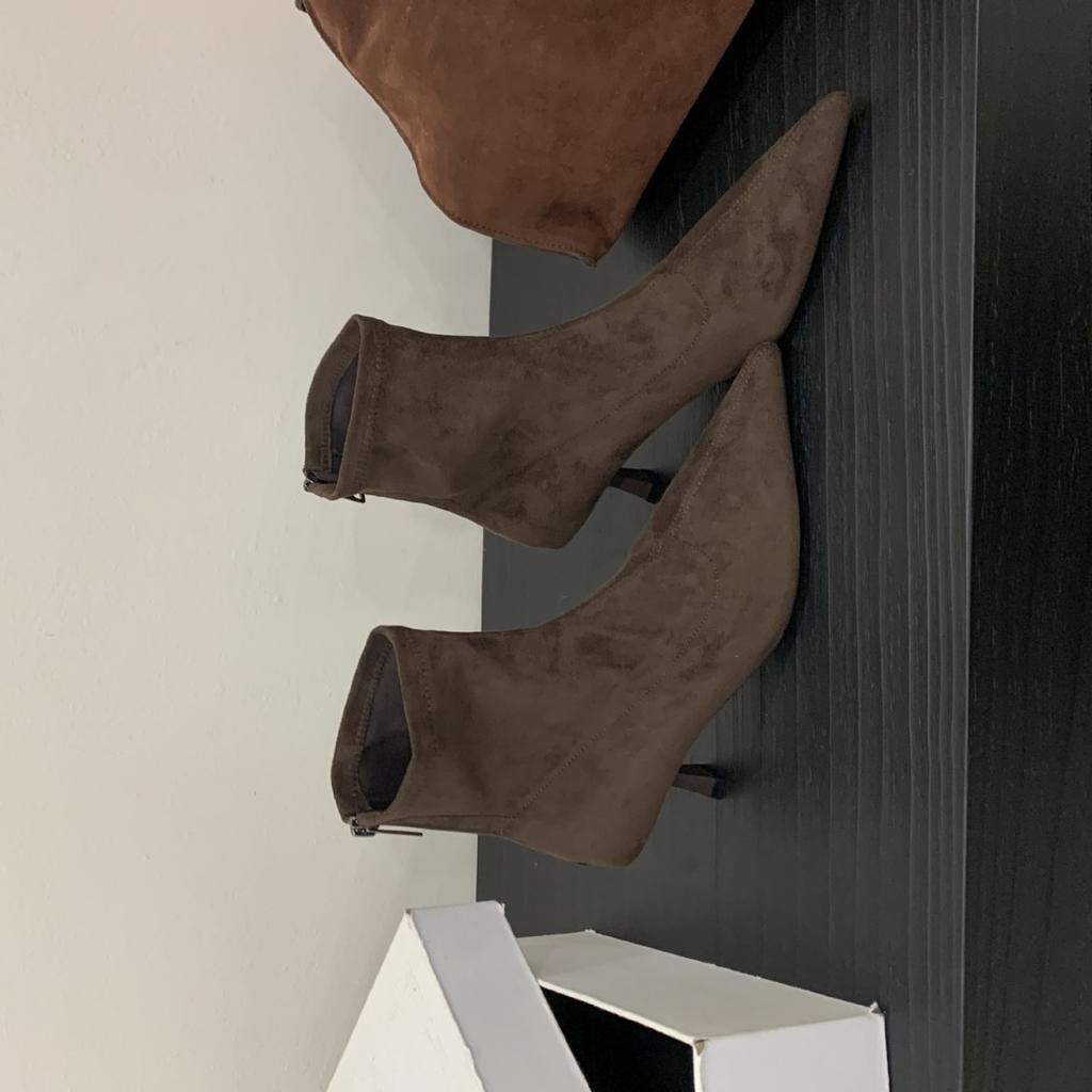 2025 neue spitze Wildleder weiche Sohle Reißverschluss hinten Stiletto vielseitige niedriger Schaft Martin Mode Damen Kurzstiefel