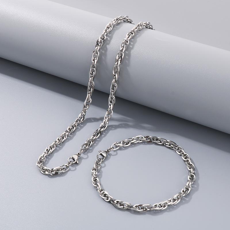 Commuter Plain Chain, Trendy Nightclub Multi-Size Plain Weave Twist Chain, Titanium Steel Men'S And Women'S Necklace.