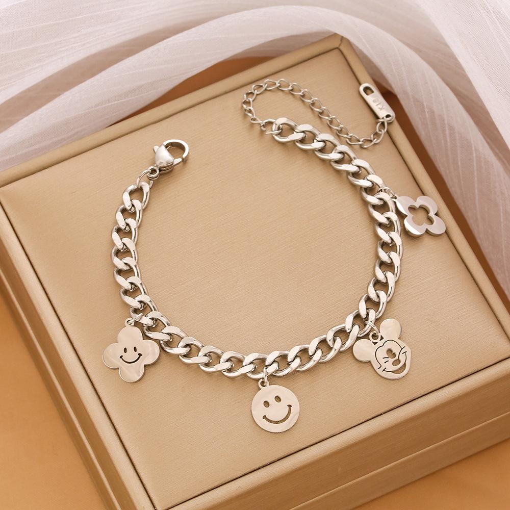 High-End Titanium Steel Four-Leaf Clover Bracelet with Shell Pendant – Durable, Fade-Resistant Design
