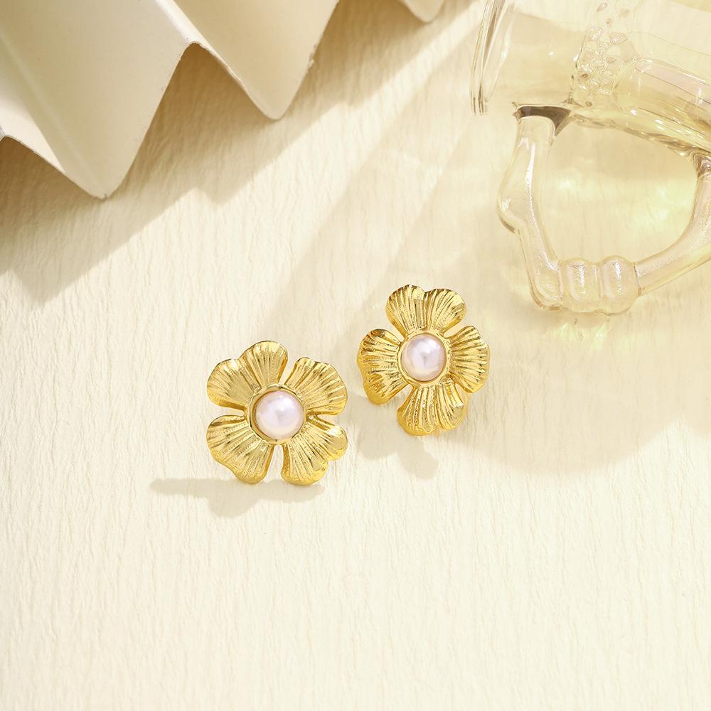 Retro Texture Pearl Earrings Exaggerated Stainless Steel Metal Wind Flower Stud Earrings Temperament Niche Design Earrings