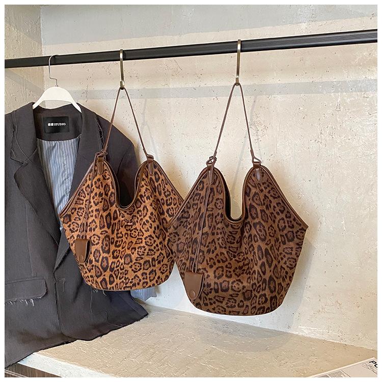 Leopard Print Bag Women's Large Capacity 2025 New Autumn and Winter Leisure Shoulder Mother and Child Bag Versatile Work Commuter Tote Bag
