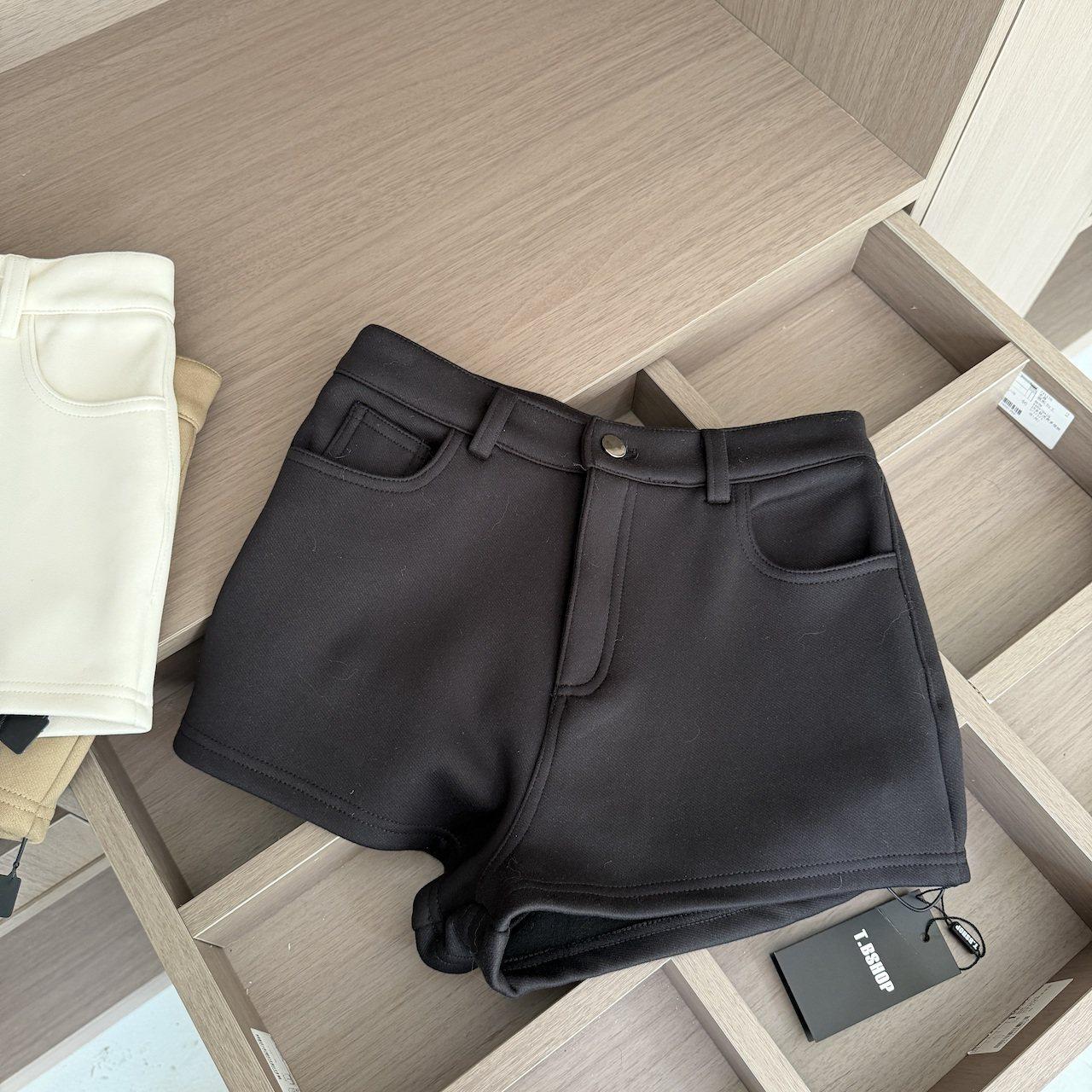 Women s High-Waisted Velvet Slimming Shorts for Autumn/Winter XS