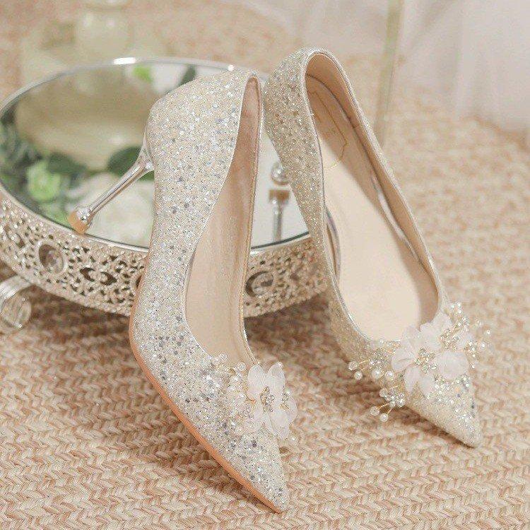 

Новые серебристые туфли на высоком каблуке женские с бантом стразы туфли для подружек невесты свадебные туфли тонкий каблук не утомляют ноги банкетные туфли 34