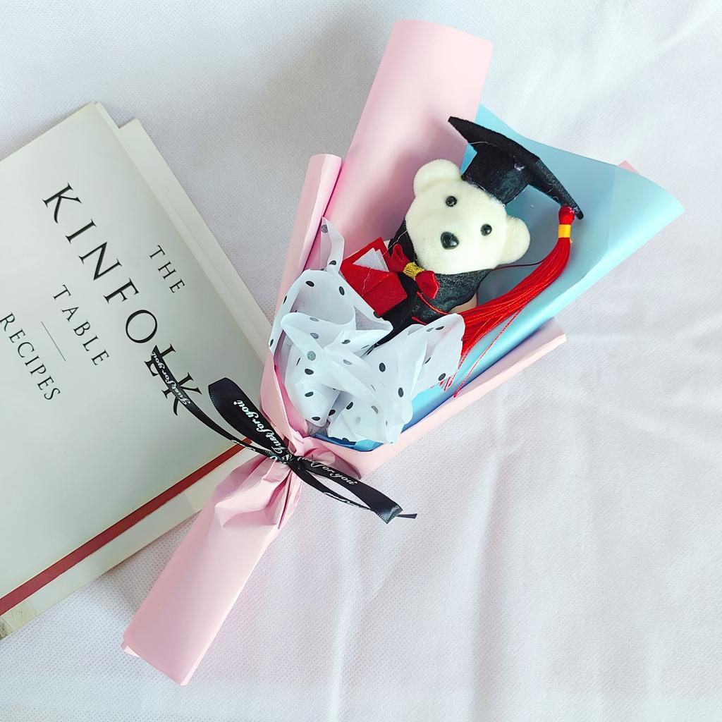1 graduation season PhD hat teddy bear bouquet, suitable for school events and party decoration, graduation season gift