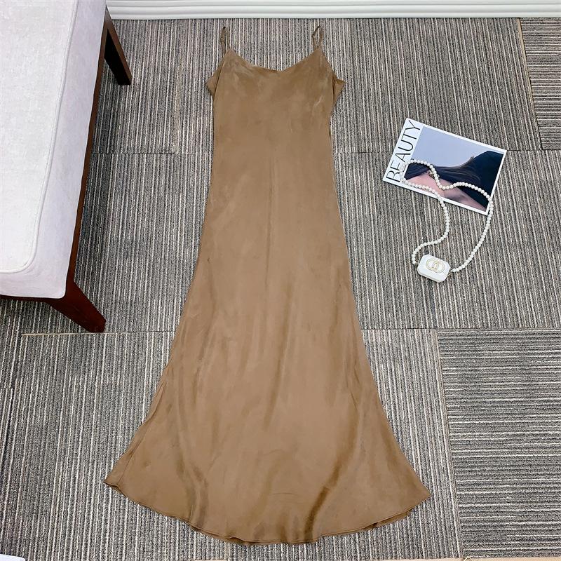 

Платье однотонное на подтяжках, тонкое и стройное, длинная юбка на подтяжках, темперамент L