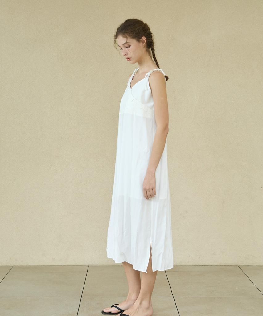 WIOE Roman Silky Sleeveless Dress_White