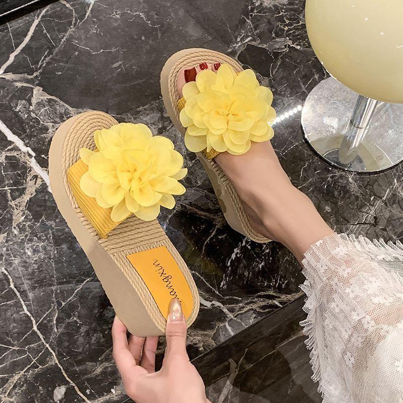 2025 Internet celebrity cool slippers women summer wear thick bottom slope heel flower word cool slippers seaside resort wind beach shoes