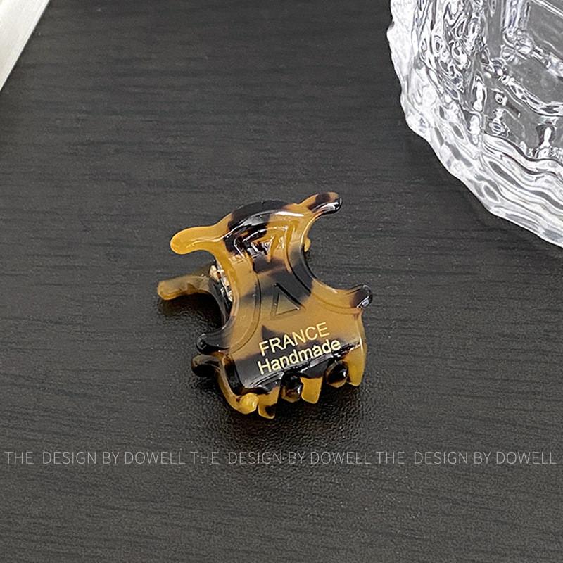 

Elegant Korean Style Mini Hair Claw Clips Made From Acetate For Women In Trendy Colors Brown Tortoise