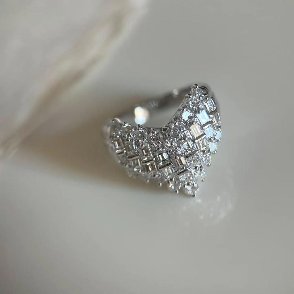 Xiaohongshu Popular Vintage Full Diamond Love Ring Light Luxury Niche High-end Sense Super Exquisite Ring
