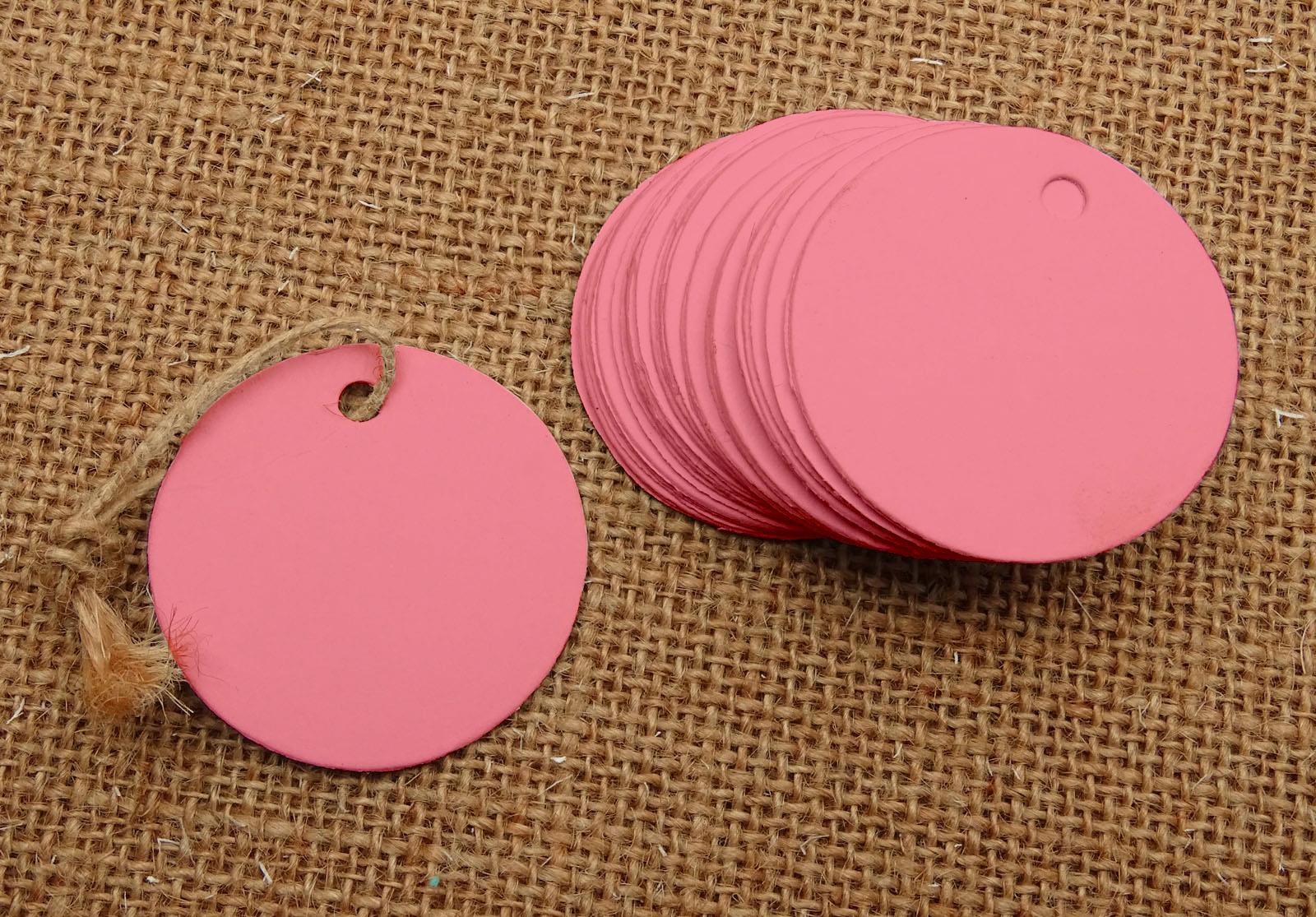 

100 шт. Круглі порожні картонні підвісні бірки Весільні сувеніри Подарункові бірки з безкоштовним натуральним джутовим шпагатом 0.75 Inches Diameter рожевий