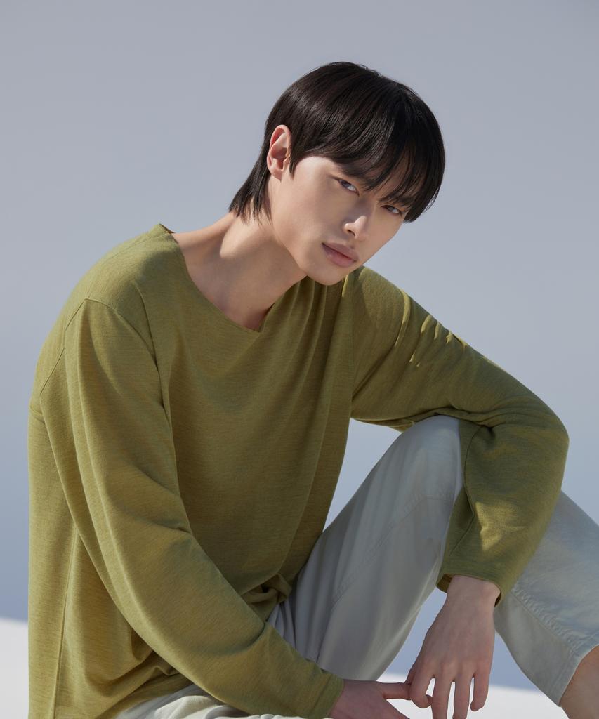 Dibeullu Low-Cut Scoop Neck Long Sleeve Olive