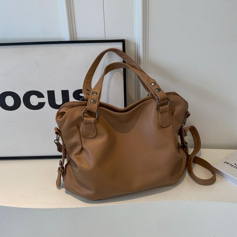 Retro Large Capacity Shoulder Bag Luxury Black Classic Messenger Bag High-quality Leather Commuting Tote Bag Niche Shoulder Bag