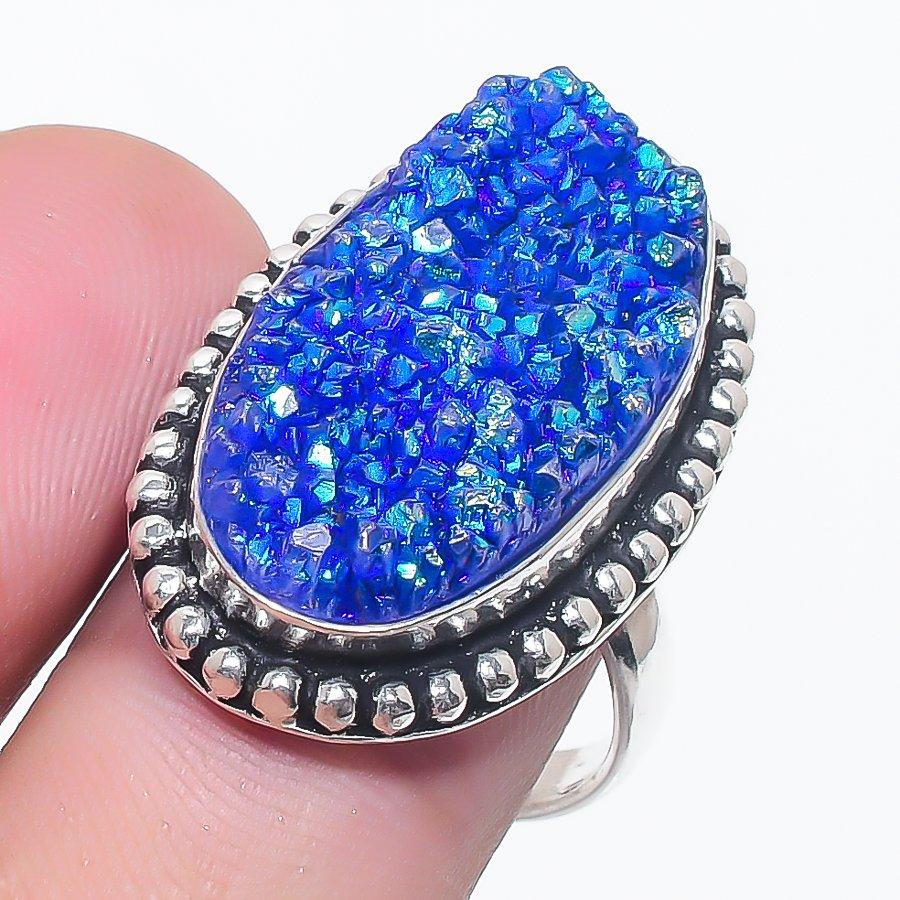 

Кольцо из стерлингового серебра 925 пробы с натуральной голубой титановой друзой, размер 8.5 h7N06