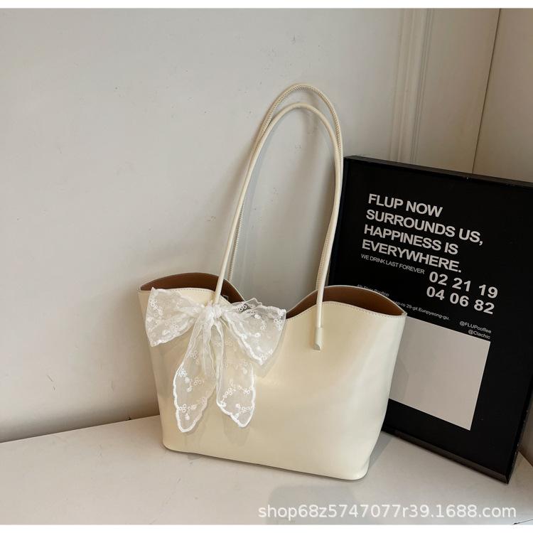 Foreign style simple urban commuting large capacity portable tote bag women's new high-end casual shoulder armpit bag