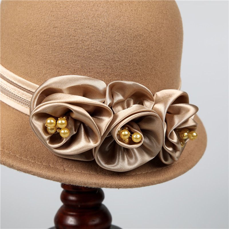 Starší Klobouk Dámský Zimní Teplý Kbelíkový Klobouk Matka Podzim a Zima Všestranný Klobouk s Květinou Britská Móda Vlněný Hrnec Klobouk