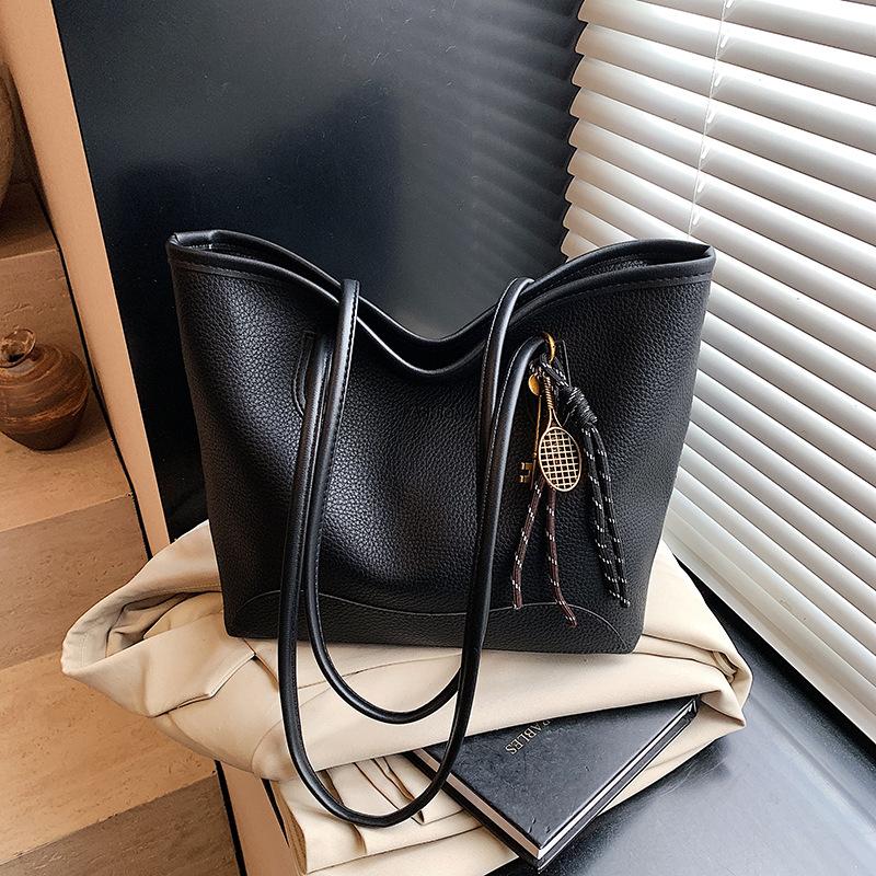 Popular retro bag women's large capacity 2025 new spring casual messenger bag portable bucket bag