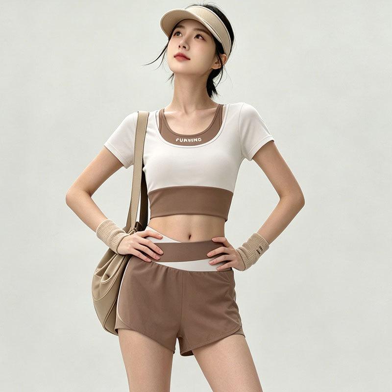 Contrasting color splicing yoga suit women's high waist shorts short sleeves professional Pilates training sportswear