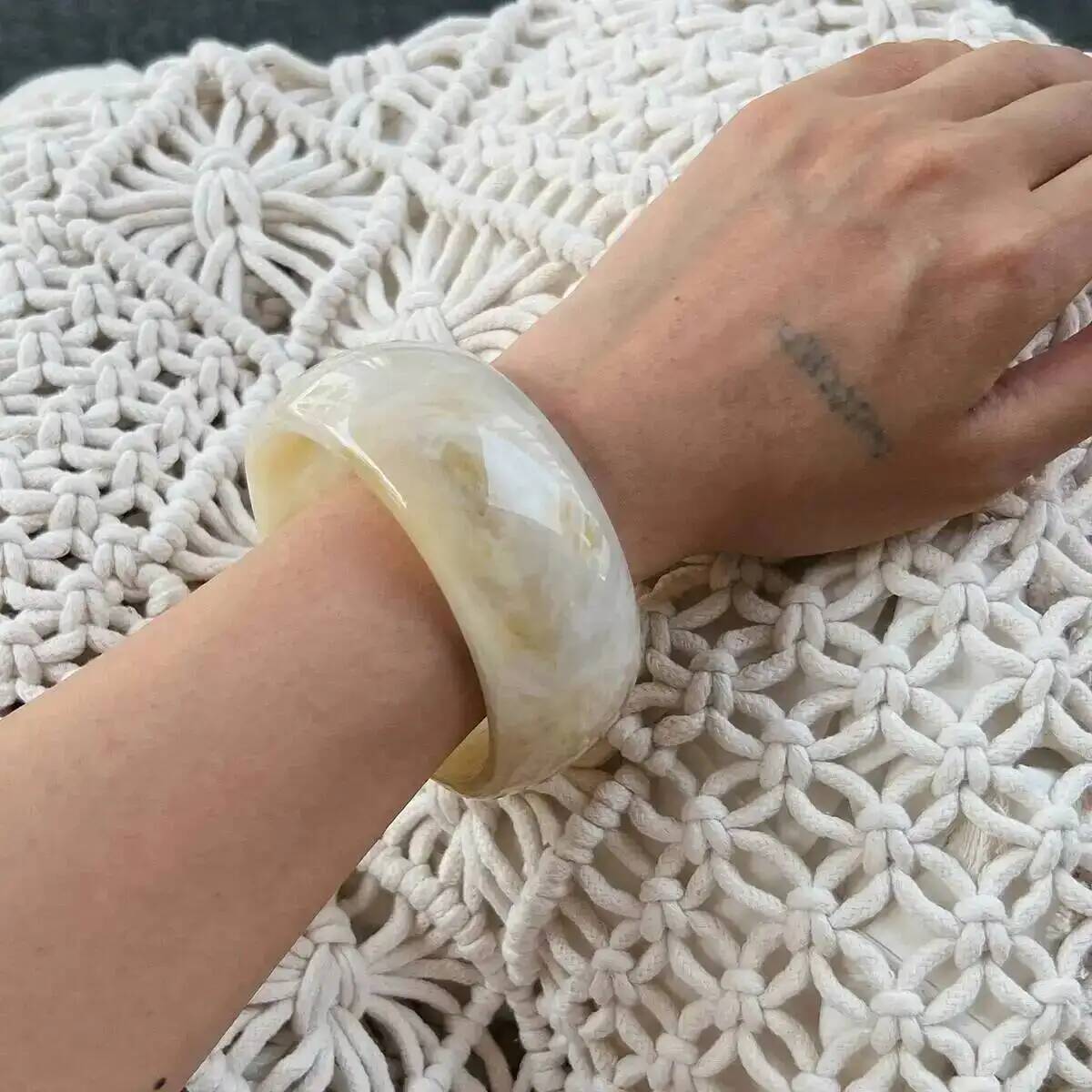 SHIXIN 3 Styles Vintage Brown Resin Acrylic Wide Bracelet for Women Punk Irregular Geometry Chunky Bangle Bracelet Party Jewelry бежевый