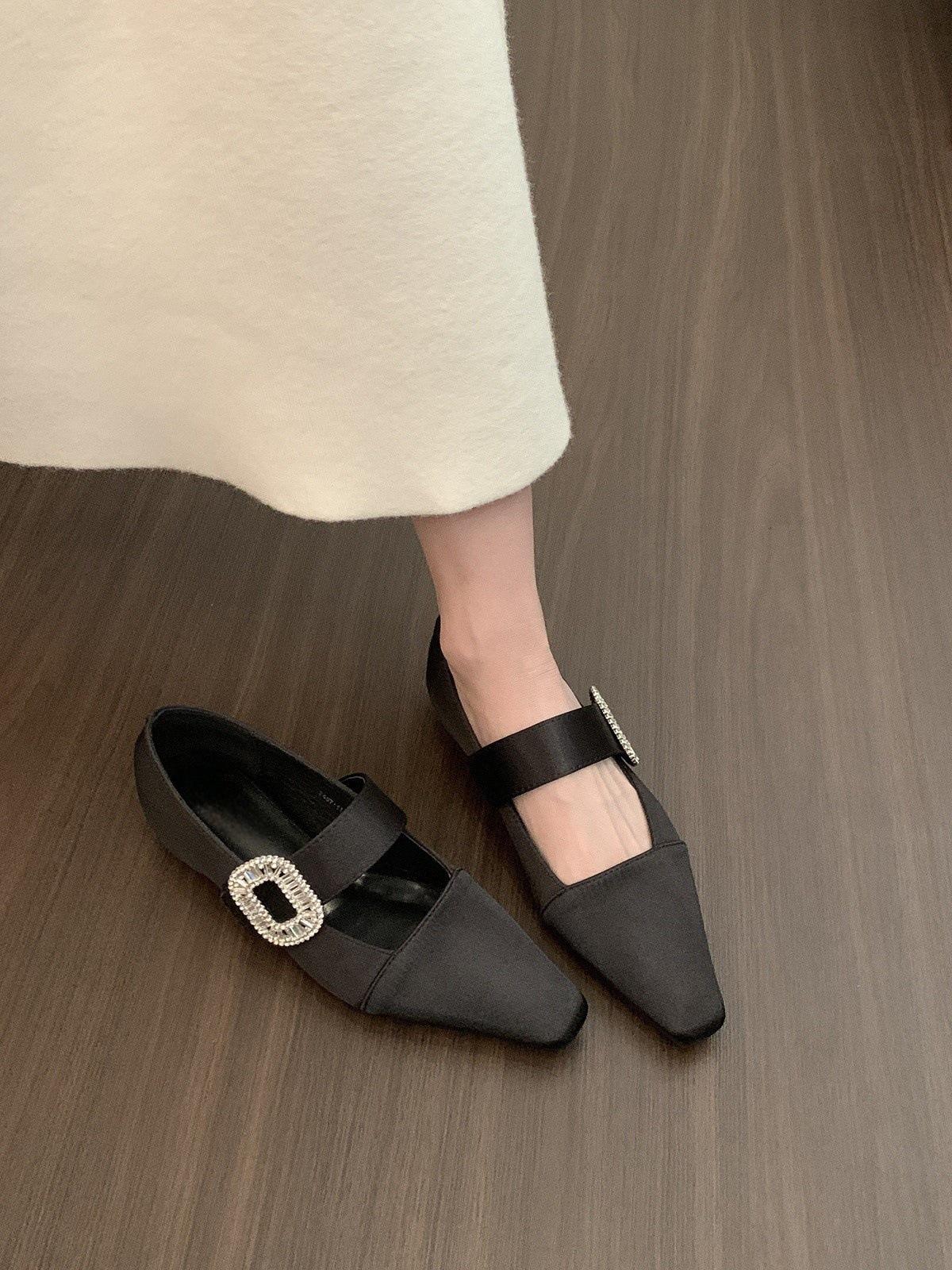 

Inner heightening retro temperament rhinestone shallow mouth single shoes women s 2025 new spring high-end Mary Jane shoes 35 чёрный