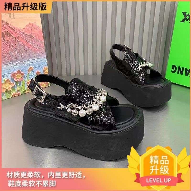 Height-increasing platform sandals women's 2025 new summer wear high-end silver European station muffin beach sandals
