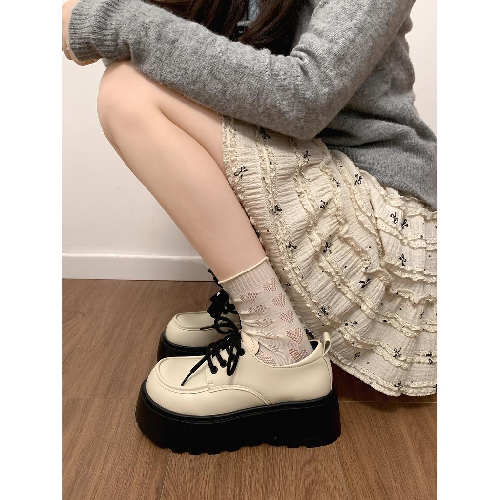 Wang Fan, schwarze britische Plateau-Lederschuhe, Herbst zu Röcken, lieben einzelne Schuhe