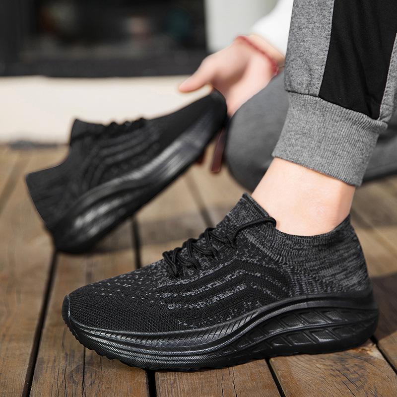 New large size fly-woven mesh breathable shoes soft sole non-slip lightweight casual shoes sports shoes