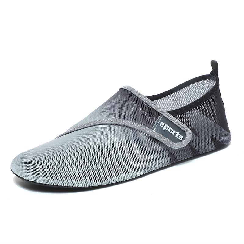 

Парне пляжне взуття для прогулянок Нове літо 2024 р. Чоловіче взуття для фітнесу без ковзання Легкі нековзкі повсякденні кросівки, що швидко висихають 39