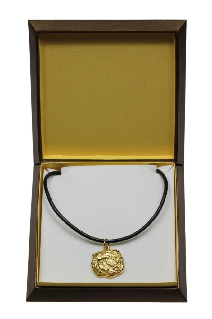 Cat - naszyjnik z kotem w pudełku prezentowym, pozłacana zawieszka dla fana kotów efektowna biżuteria marki Art-Dog