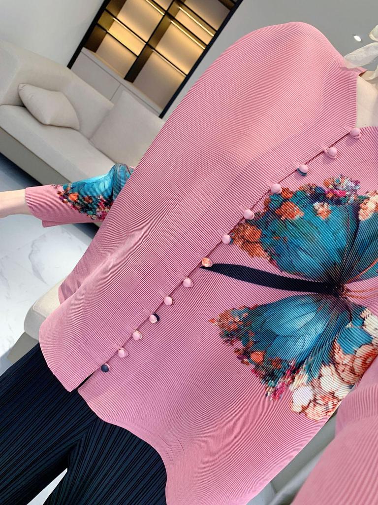 2025 Spring Butterfly Print Ruched Nine-Sleeve Cardigan: Chinese Style Buttoned Top for Moms