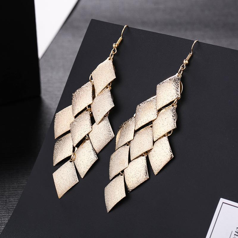 European and American Earrings, Fashionable Styles, Fashionable Metallic Exaggerated Tassels, Elegant Long Trendy Element Earrings and Pendants