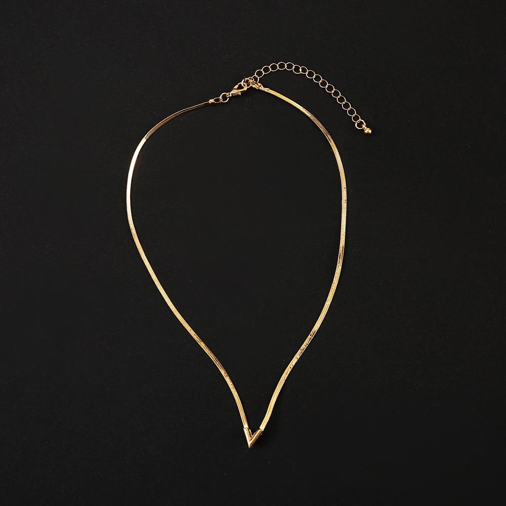 Trendy V-Shaped Snake Bone Clavicle Necklace - Versatile and Creative Design