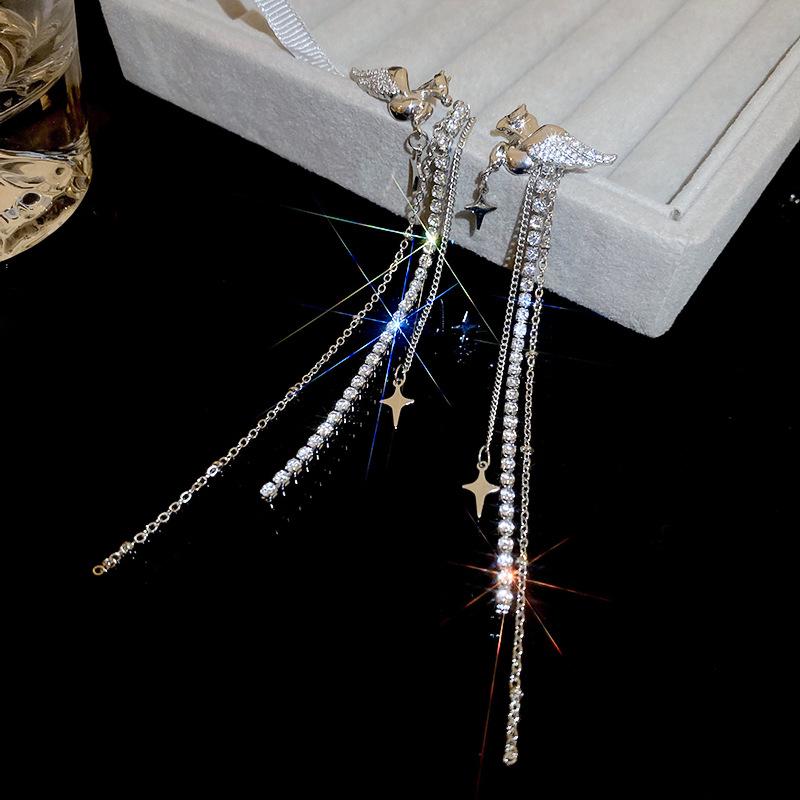 

Металлические клипсы для ушей с кисточками из страз в виде Пегаса и звезды - Элегантные серьги высокого класса для женщин