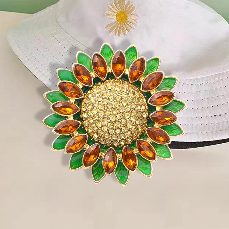 

Vintage new European and American sunflower brooch, high-end diamond studded personalized sunflower, floral clothing accessories, chest flower