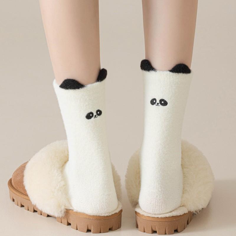 Plüschsocken für Mädchen im Winter, verdickt und bestickt, niedliche Cartoon-Mädchensocken, warmer weißer Bär, gestrickte lange Socken