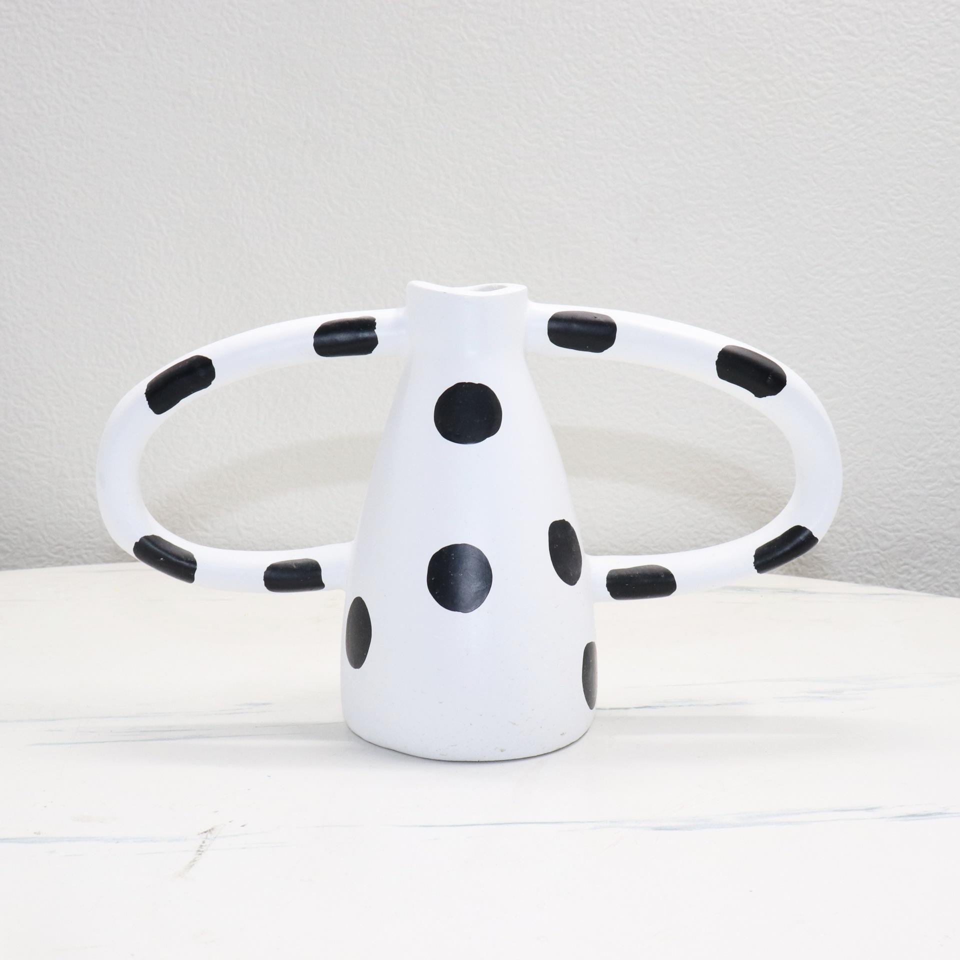 

Nordic Black & White Polka Dot Flower Vase Resin Ornament for Home Decor