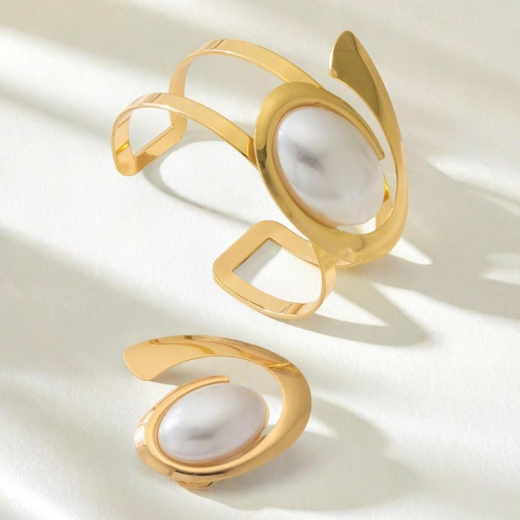 Exaggerated Pearl Spiral Bangle & Ring Set - Stylish and Unique Jewelry Design