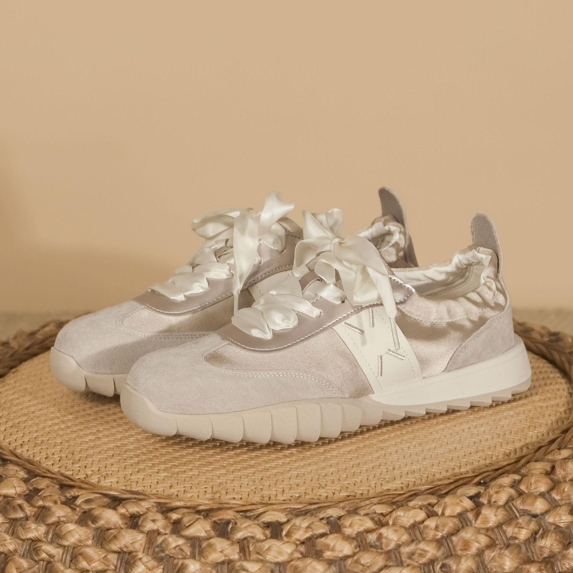 

2025 autumn new niche color matching sports shoes, light and thin breathable thick-soled casual shoes, comfortable soft soles, not tired feet 40