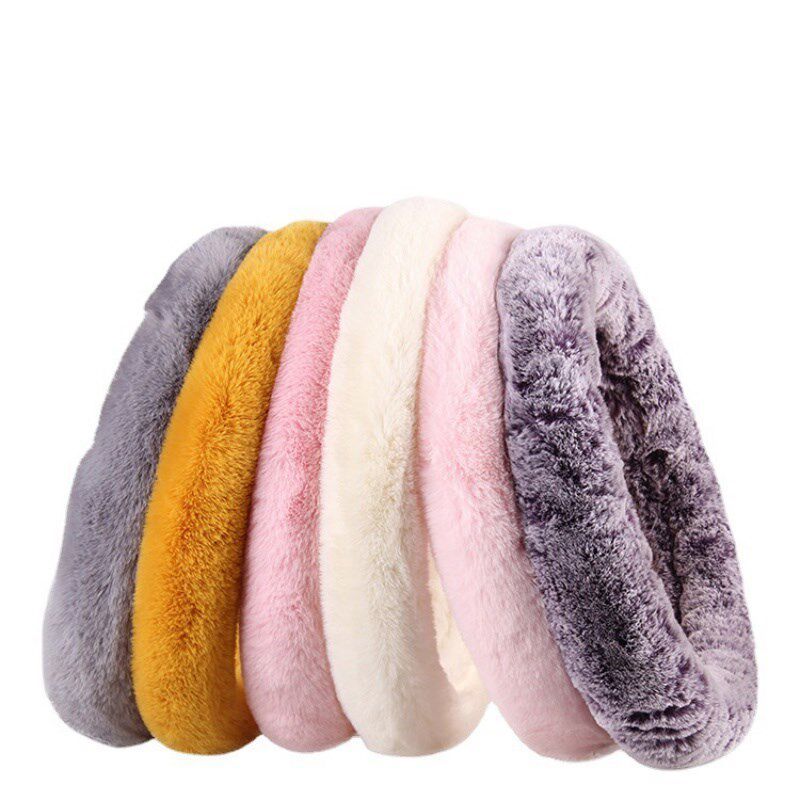 Winter Car Steering Wheel Cover Short Plush Car Handle Cover New Universal Winter Handle Cover for Women Volkswagen Warm and Cute