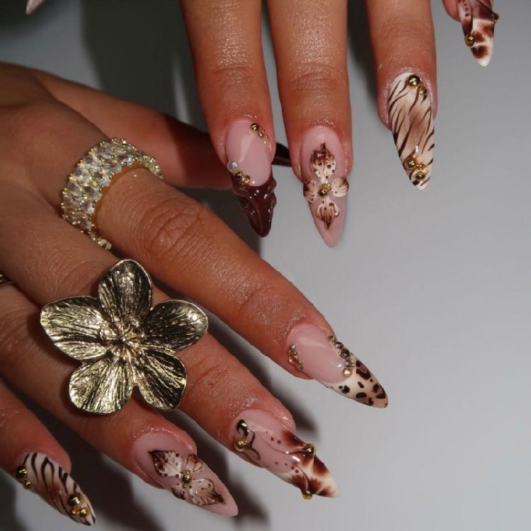 Ongle Press-On Style Français Avec Sculpture Florale Léopard 3D ABS Facile à Retirer Pour la Mode Quotidienne Professionnel