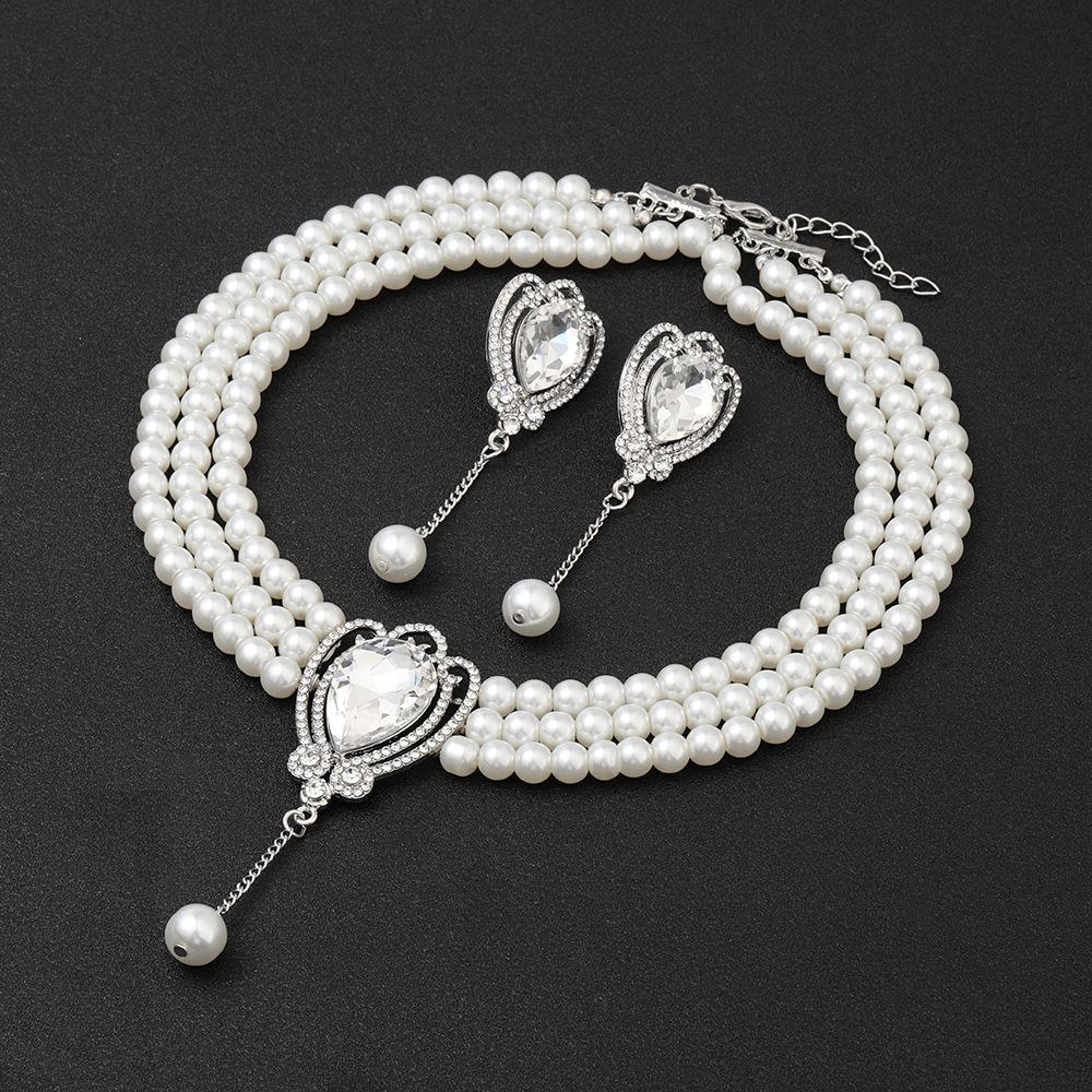 Europe and the United States new hot-selling pearl necklace set women's three-piece set suitable for wedding dinners