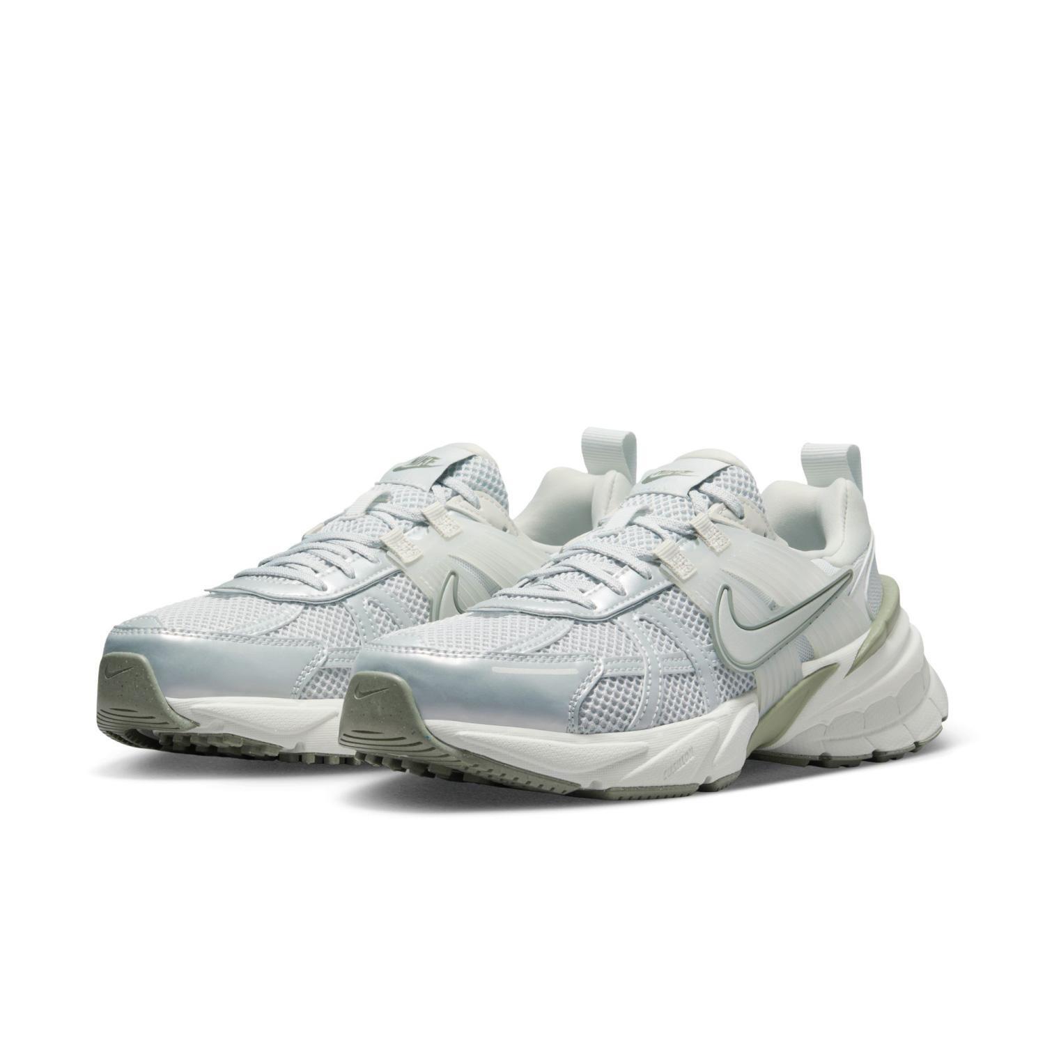 FD0736-006 Nike Women s V2K Run Photon Dust Light Silver Summit White (Women s) 5.5W
