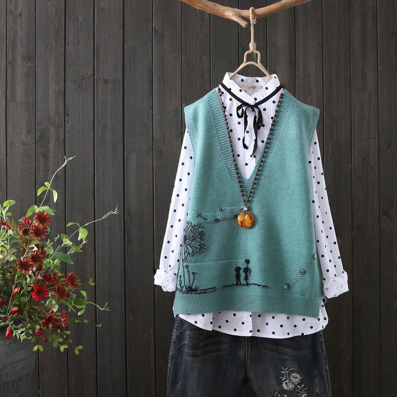 Spring and Autumn Korean V-neck Knitted Tank Top for Women's Casual Loose Sleeveless Age Reducing Top