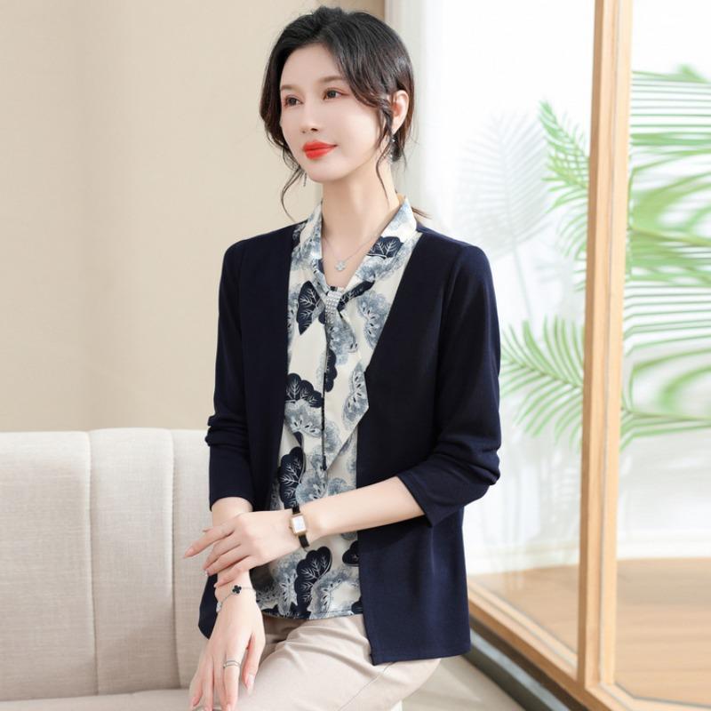 Fashion Medium and Old Women's Clothing Temperament Long-sleeved Bottoming Shirt Female Mother Spring and Autumn Clothing New Fake Two-piece Top