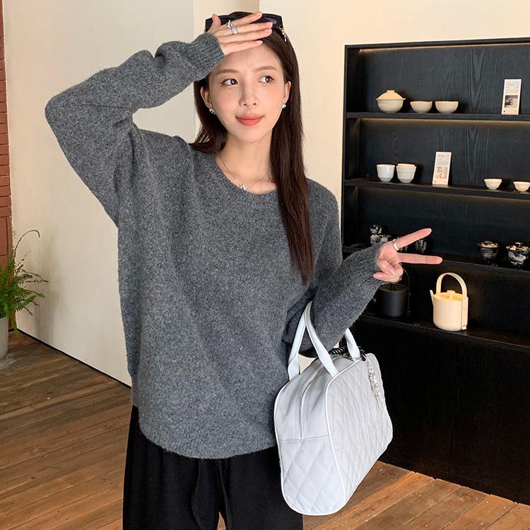 Laid-back Round-neck Pullover for Women Long-sleeved Loose Sweater for Women Solid-colored Inner Knitted Sweater for Autumn and Winter